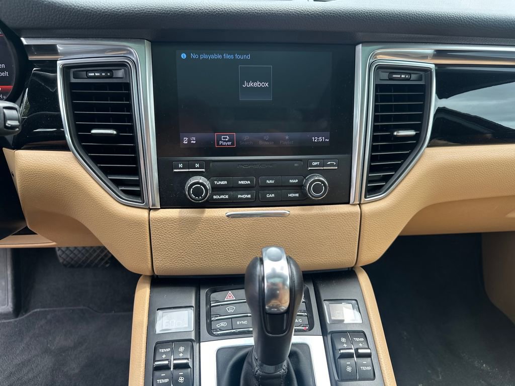 Used 2018 Porsche Macan AWD/4WD image 27