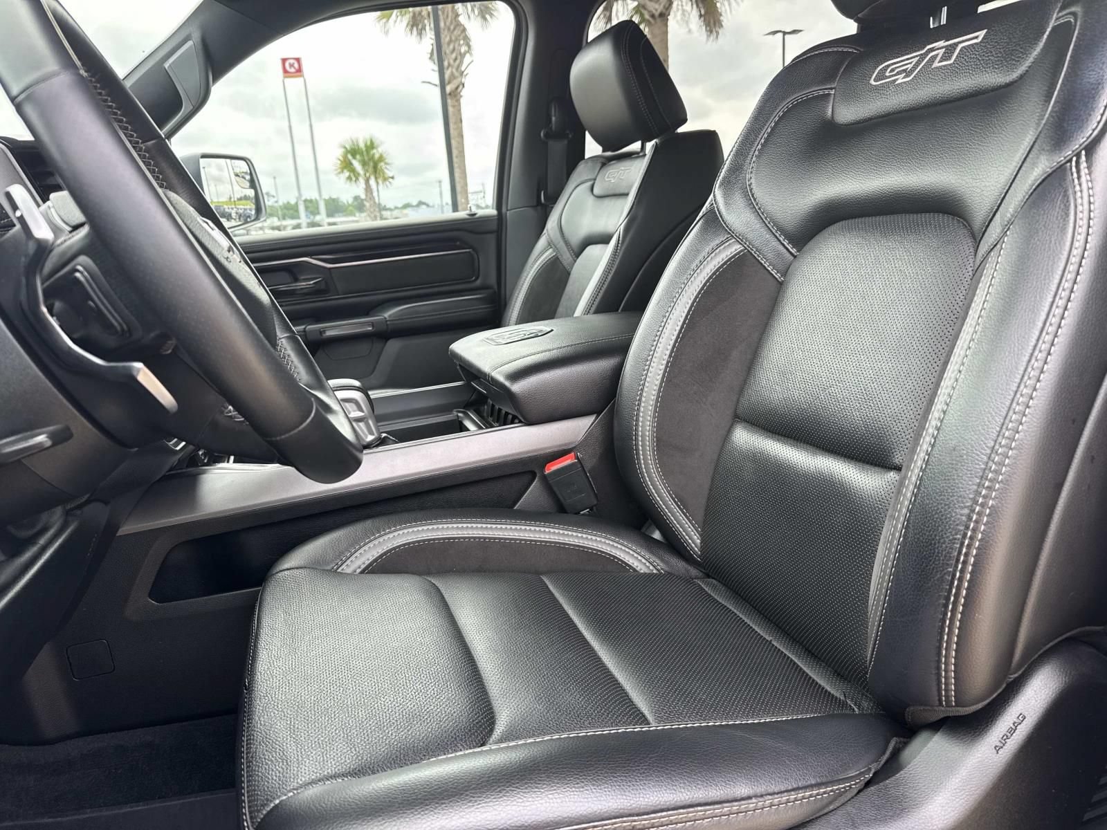 Used 2022 RAM 1500 Laramie AWD/4WD image 16