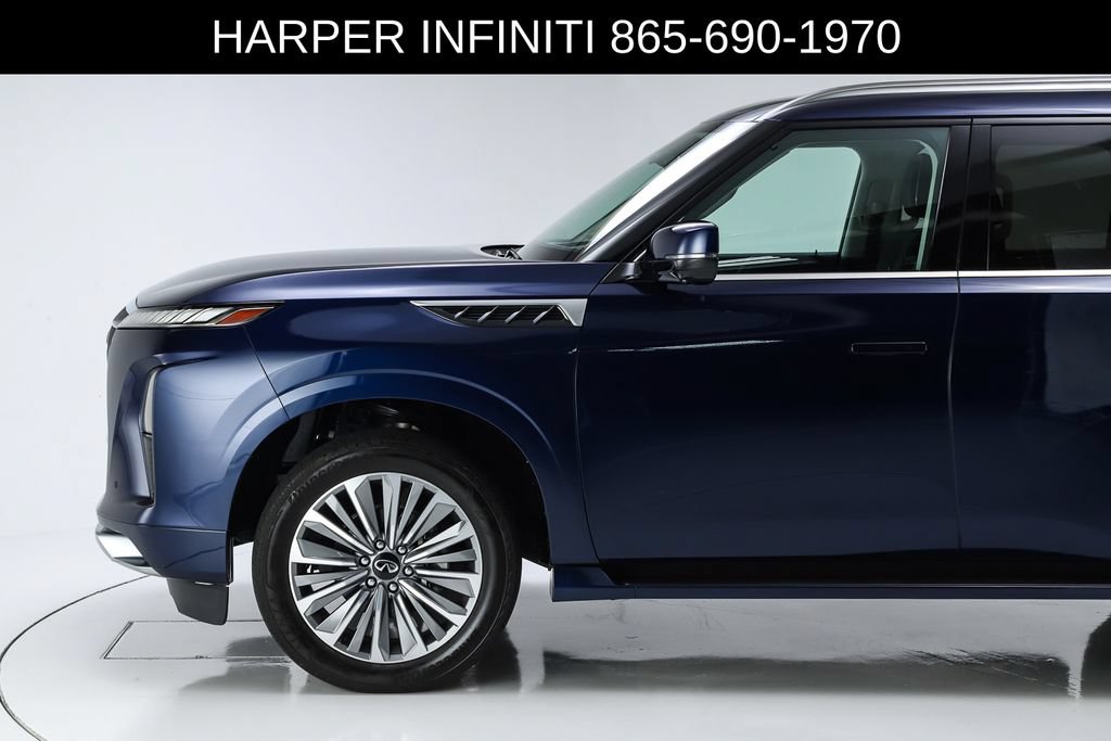 Used 2025 INFINITI QX80 Sensory AWD/4WD image 3