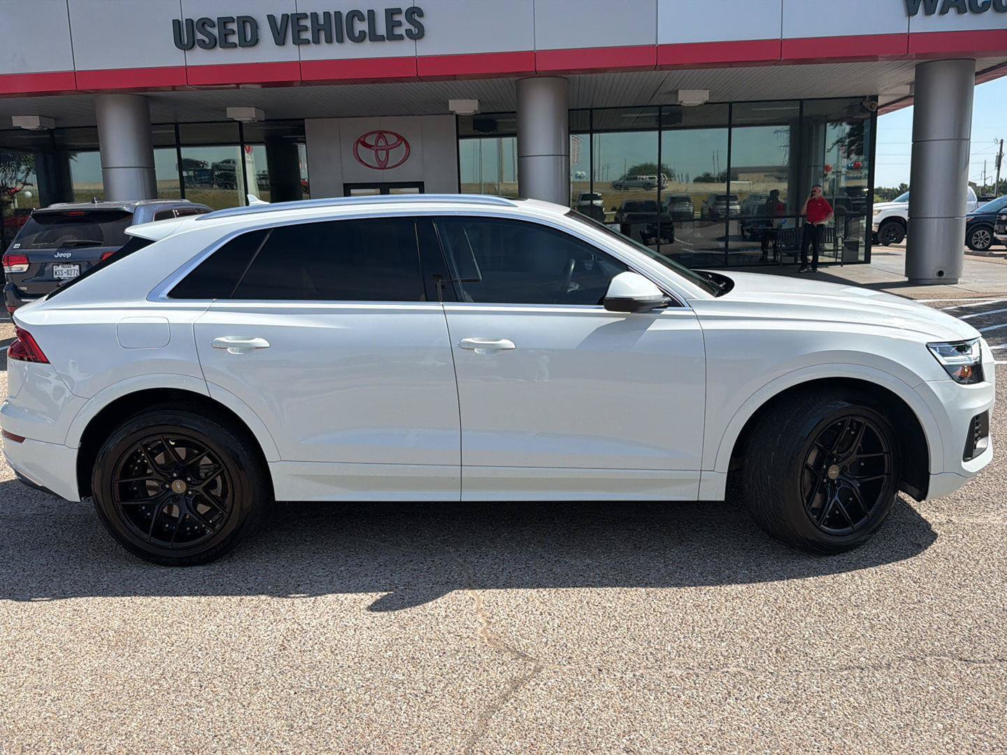 Used 2019 Audi Q8 Premium w/ Convenience Package AWD/4WD image 2