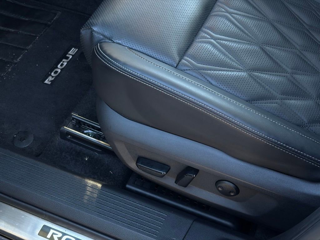 Certified 2025 Nissan Rogue Platinum w/ Platinum Premium Package image 13