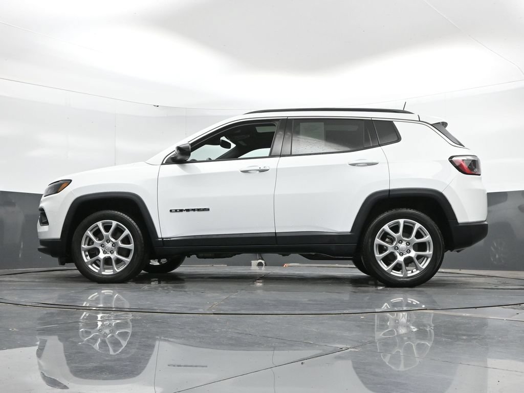 Used 2023 Jeep Compass Latitude w/ Sun and Sound Group AWD/4WD image 47