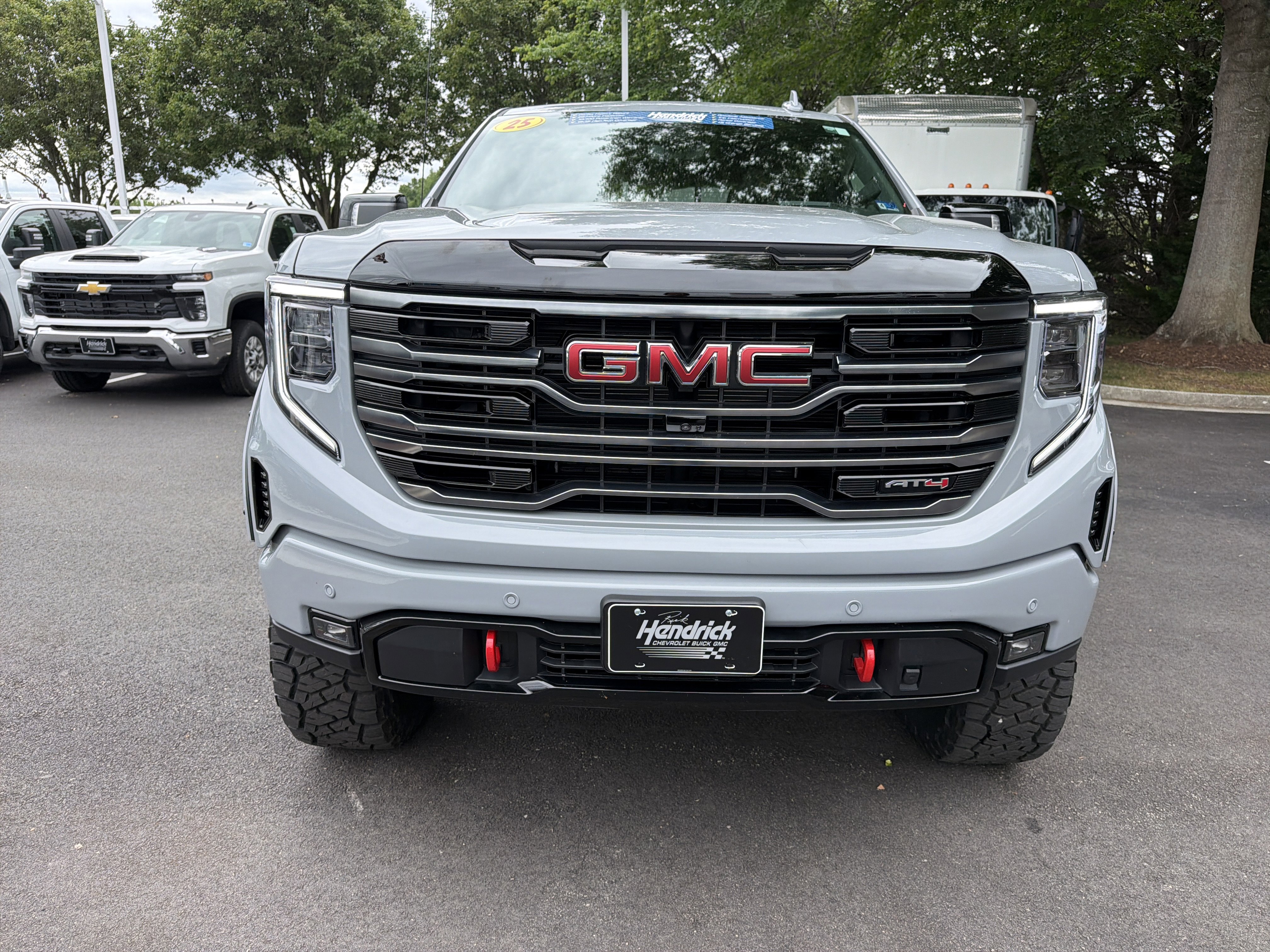 Used 2025 GMC Sierra 1500 AT4 w/ AT4 Premium Package AWD/4WD image 3