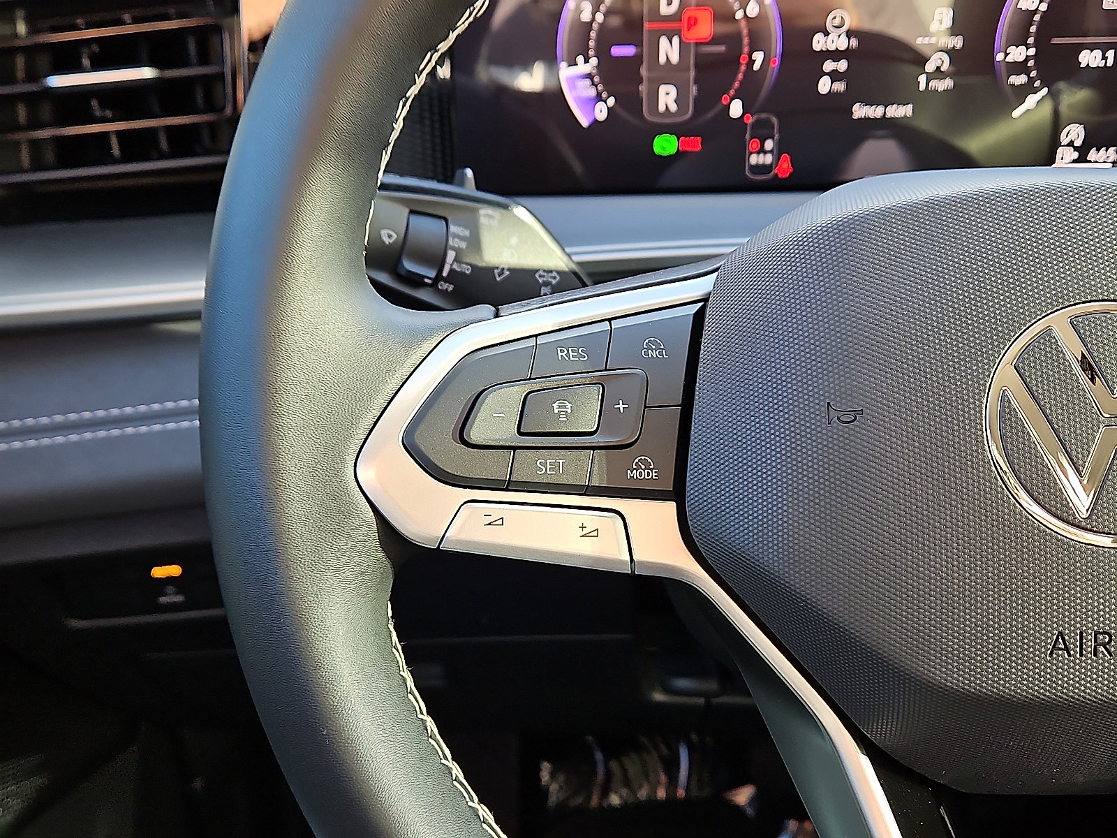 New 2026 Volkswagen Tiguan SE image 16