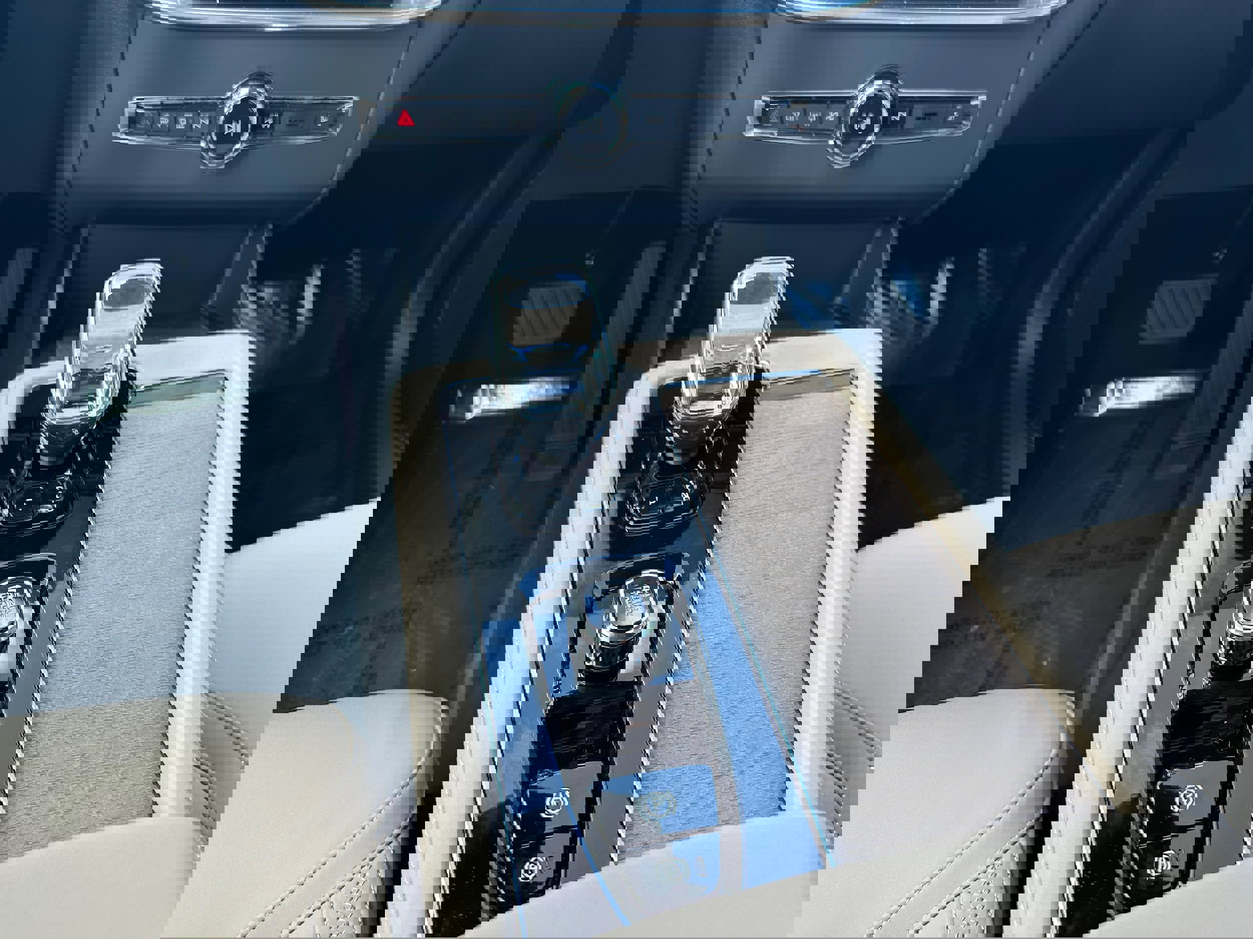 New 2026 Volvo XC90 B5 Plus image 13