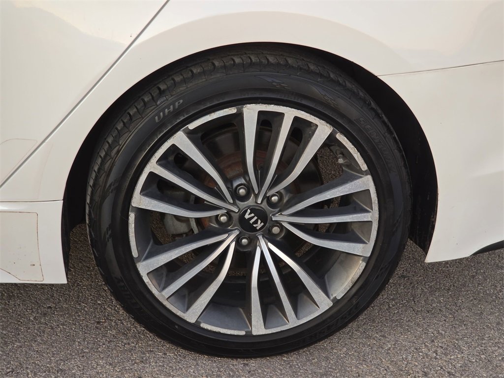 Used 2018 Kia Stinger Premium image 32