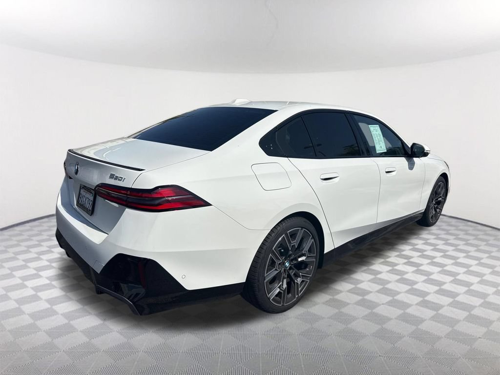 Used 2026 BMW 530i w/ M Sport Package RWD image 4