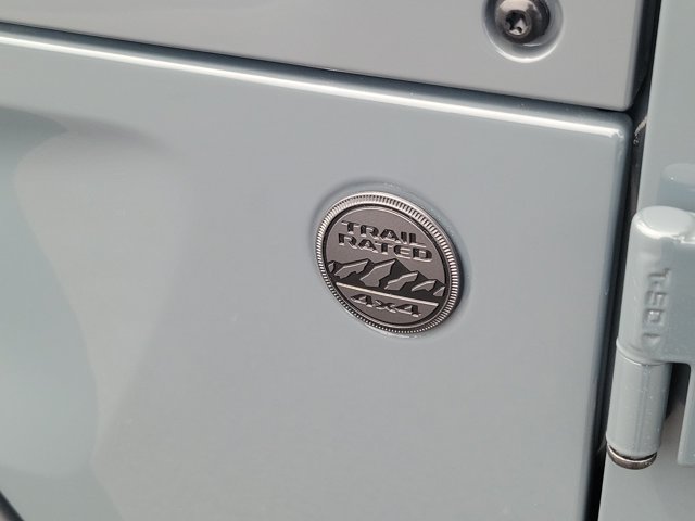 Used 2025 Jeep Wrangler Sport AWD/4WD image 11