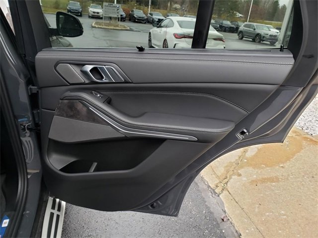New 2026 BMW X5 xDrive40i w/ Climate Comfort Package image 16