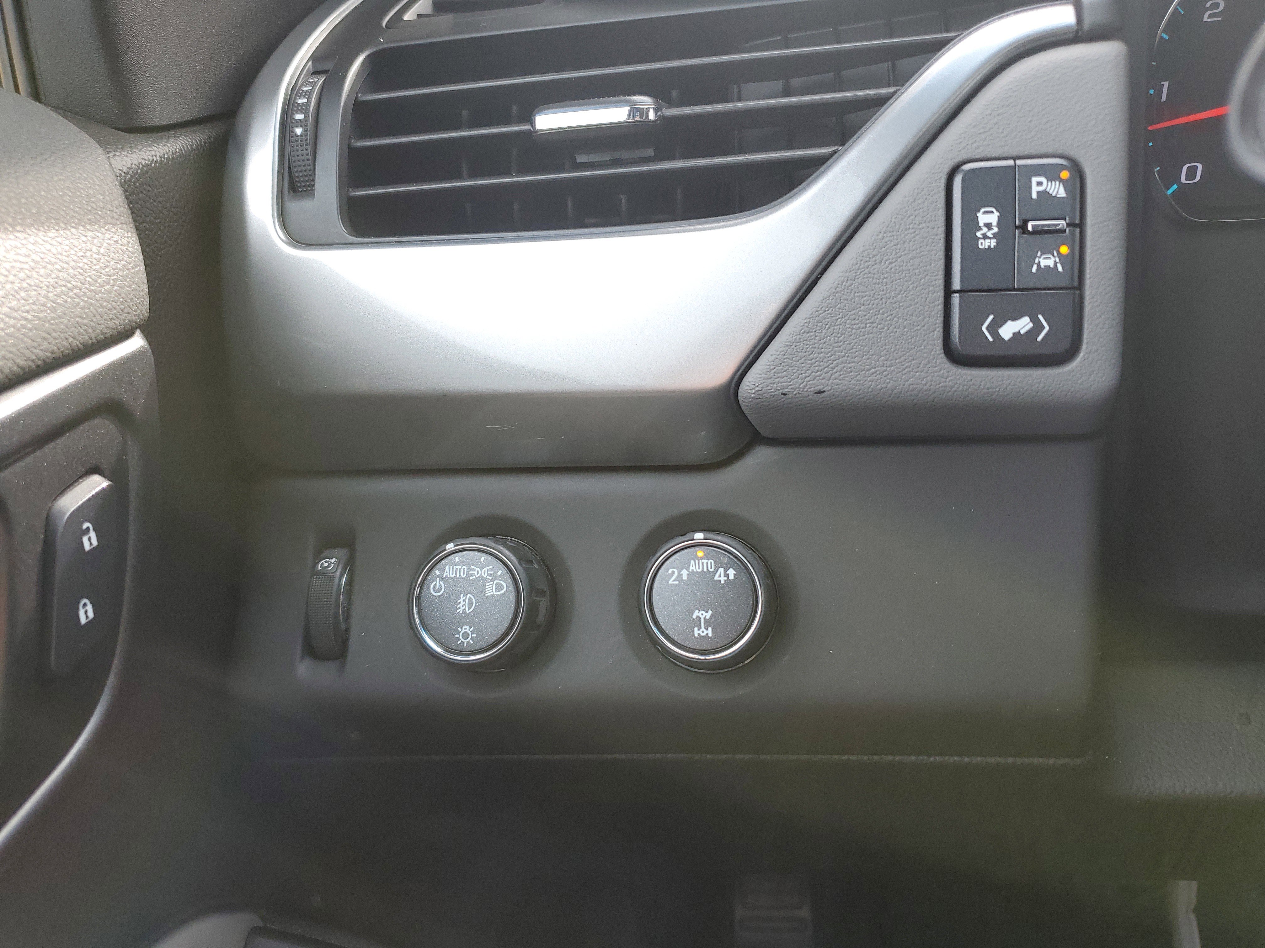 Used 2019 Chevrolet Tahoe LT w/ Luxury Package image 23