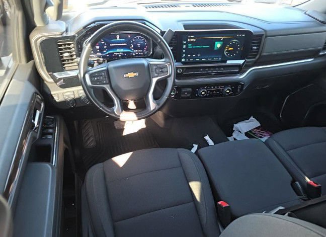 Used 2024 Chevrolet Silverado 3500 LT w/ Convenience Package AWD/4WD image 2