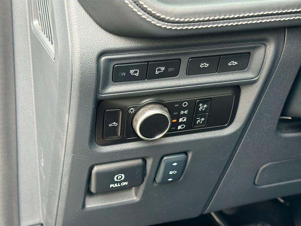 Used 2024 Ford F150 Lightning Platinum AWD/4WD image 10