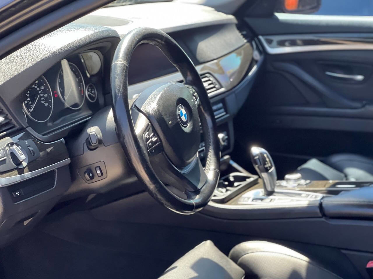 Used 2011 BMW 550i Sedan image 16