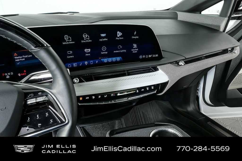 Certified 2025 Cadillac Optiq Luxury 2 w/ LPO, Floor Liner Package AWD/4WD image 13
