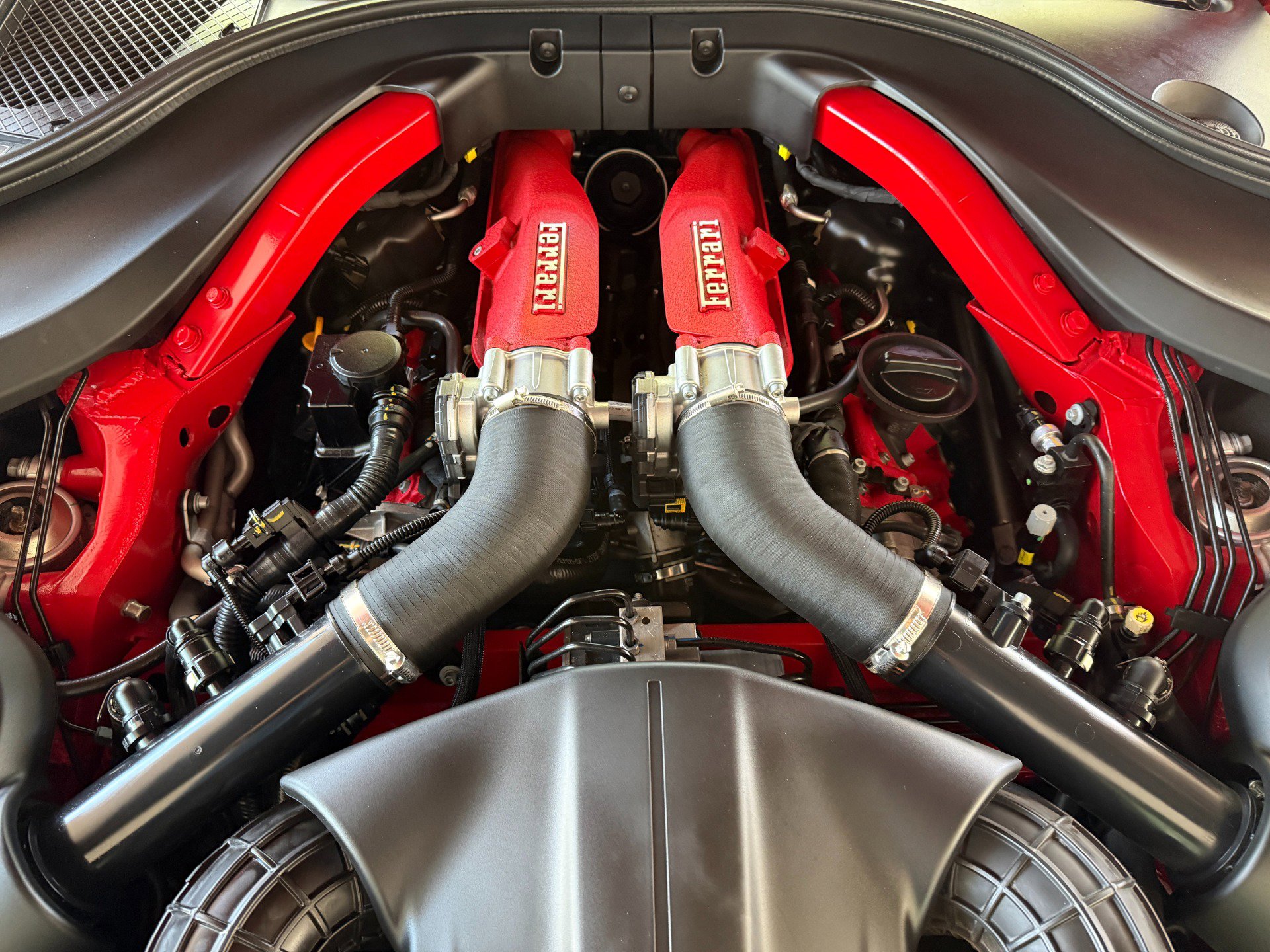 Used 2019 Ferrari Portofino RWD image 38