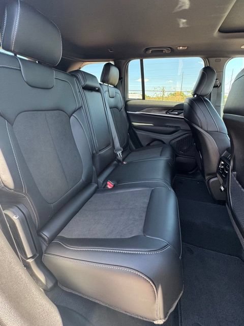 New 2027 Jeep Grand Cherokee Altitude AWD/4WD image 15