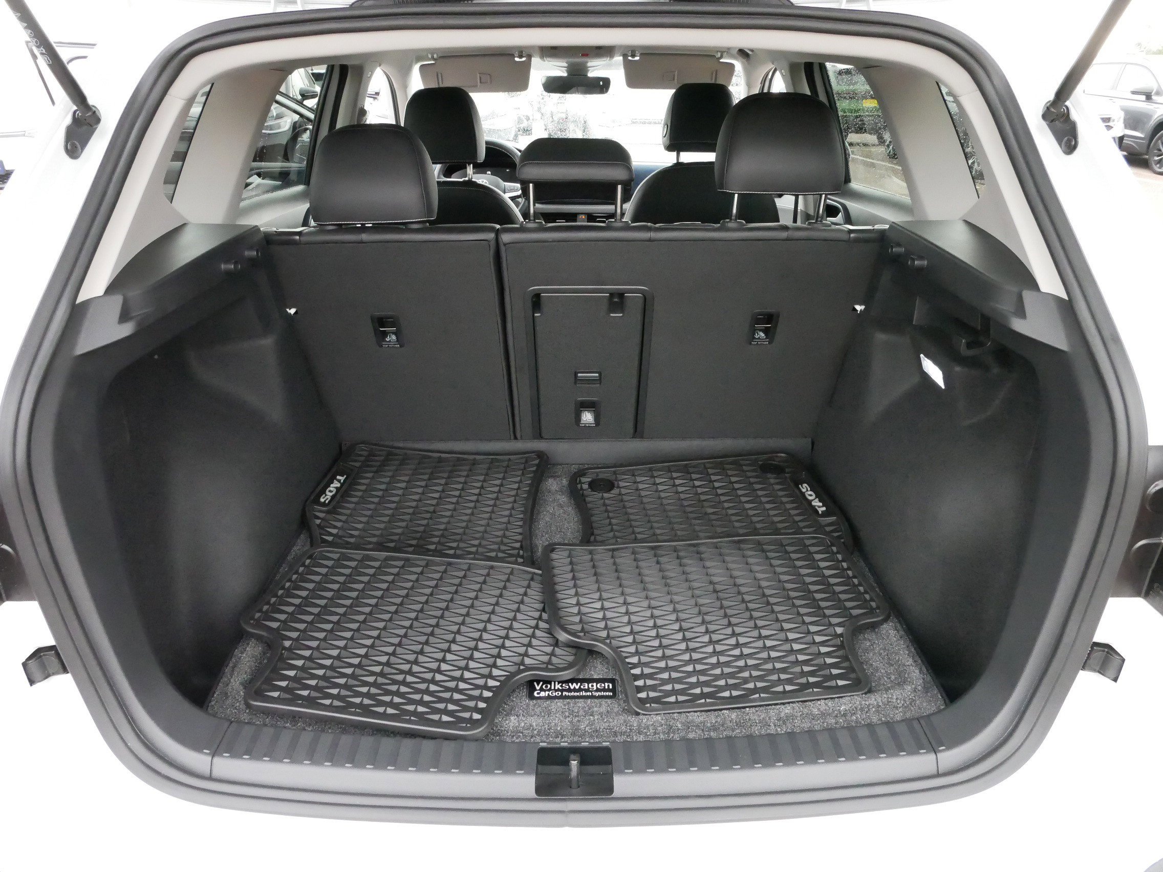 Certified 2024 Volkswagen Taos SE w/ Panoramic Sunroof Package image 18