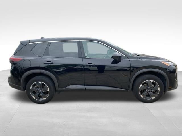 Used 2025 Nissan Rogue SV AWD/4WD image 10
