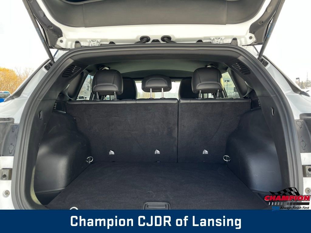 Used 2025 Jeep Compass Limited image 11