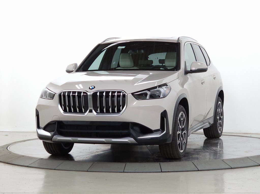 Used 2026 BMW X1 xDrive28i w/ Technology Package AWD/4WD image 3