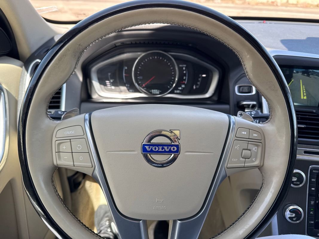 Used 2015 Volvo XC60 T6 w/ Proximity Package image 23