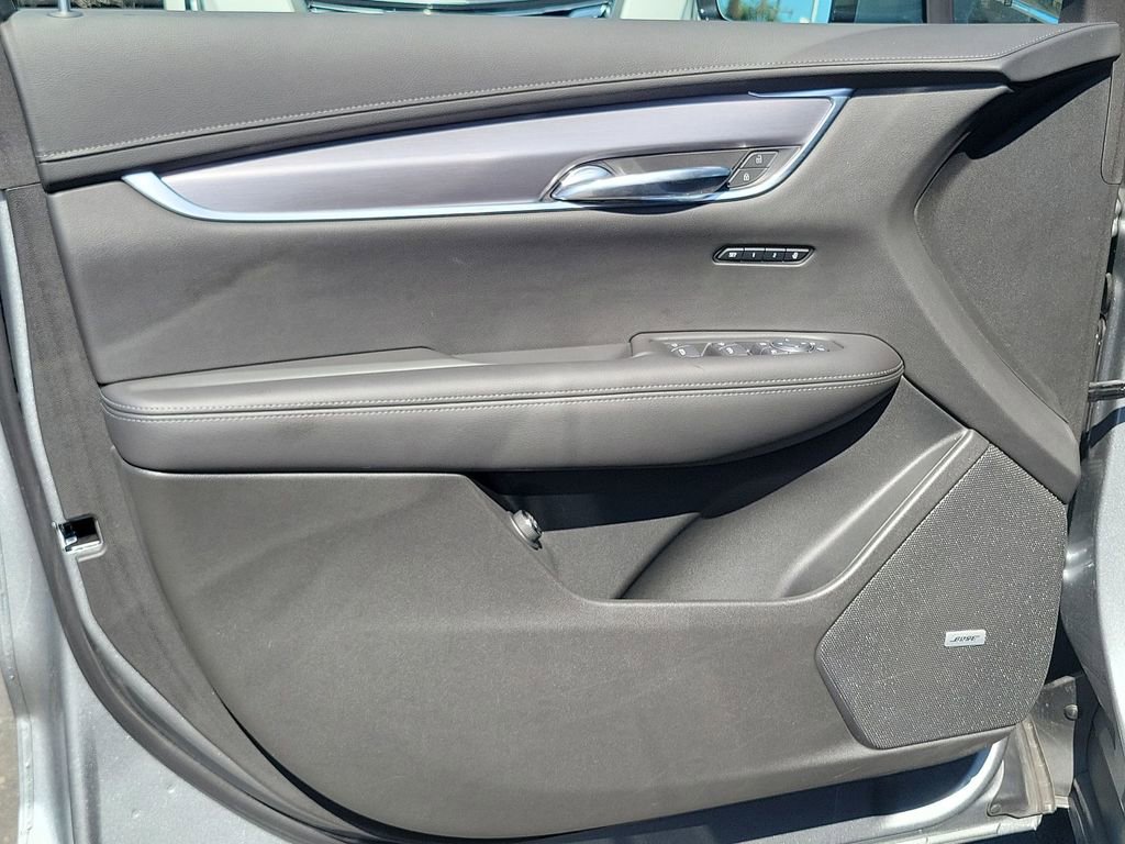 Used 2025 Cadillac XT6 Luxury image 21