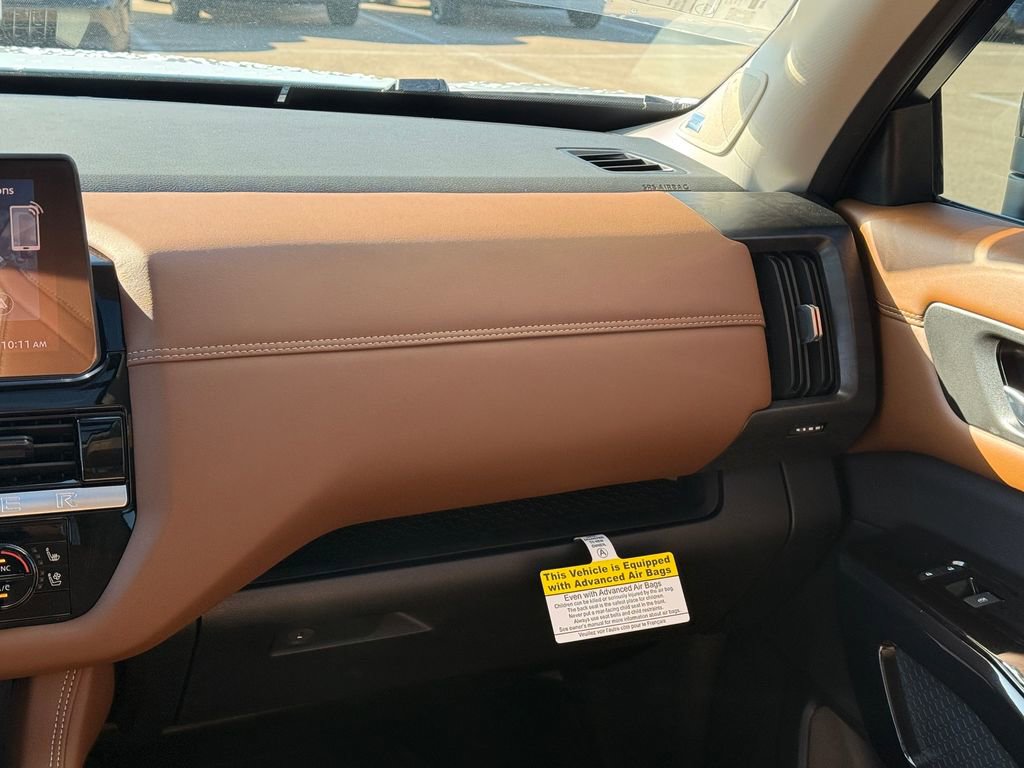 New 2026 Nissan Pathfinder Platinum image 17