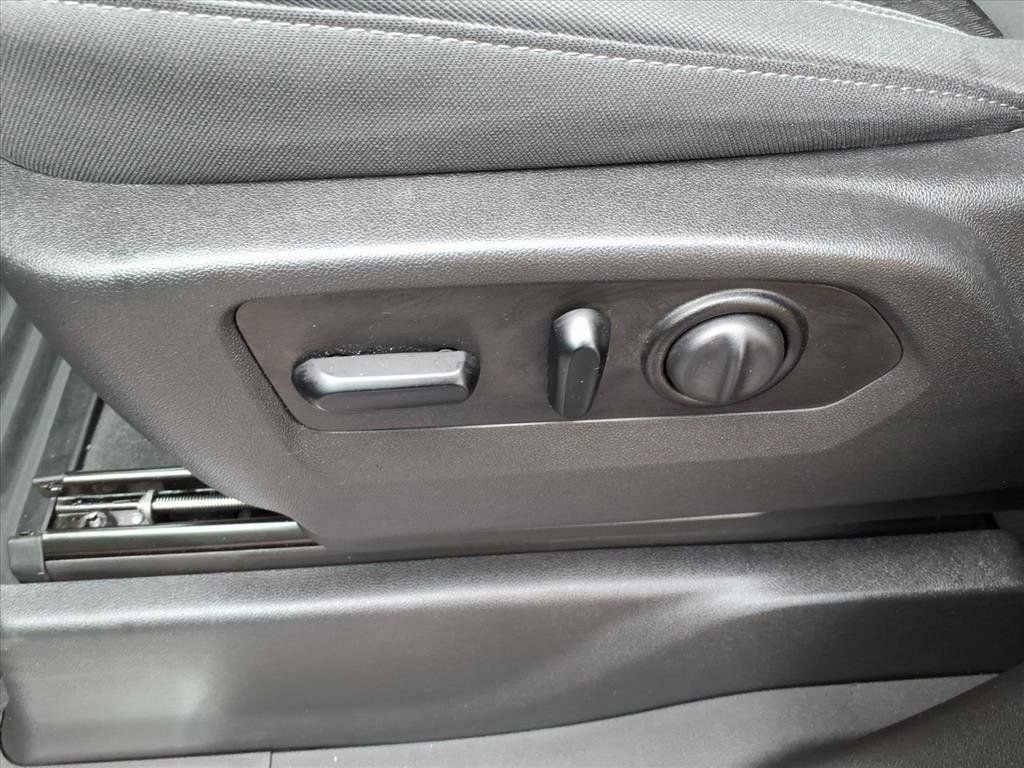 Used 2021 Chevrolet Silverado 1500 LT image 25