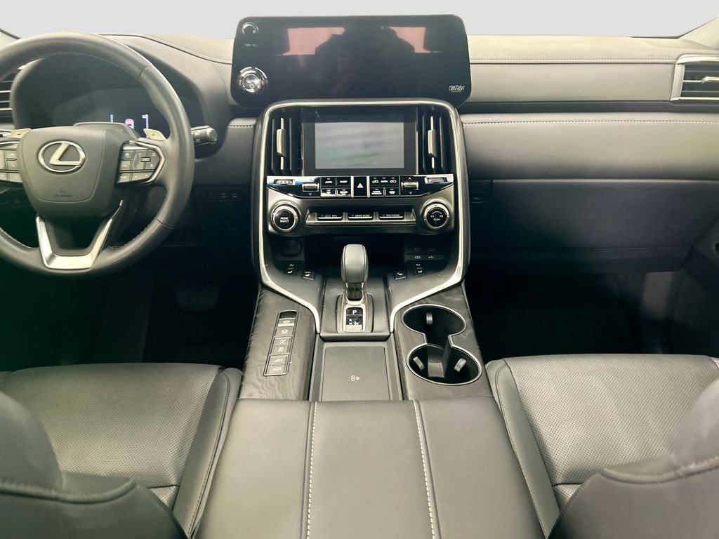 Used 2025 Lexus LX 700h Overtrail AWD/4WD image 13