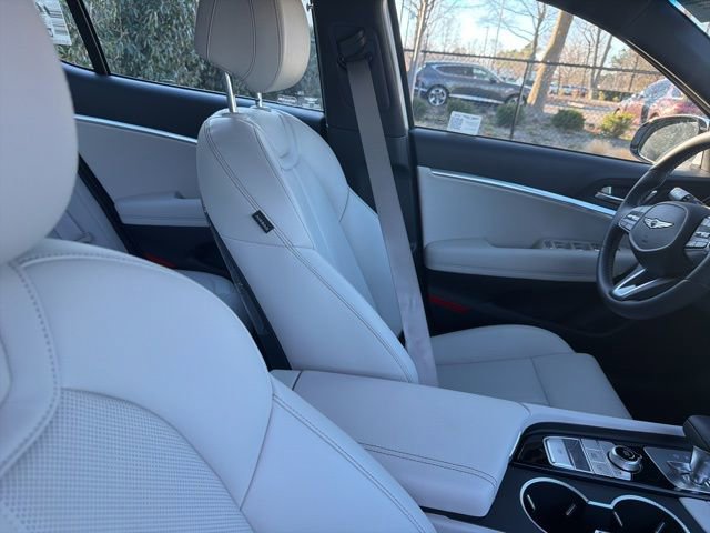 Certified 2025 Genesis G70 2.5T image 10