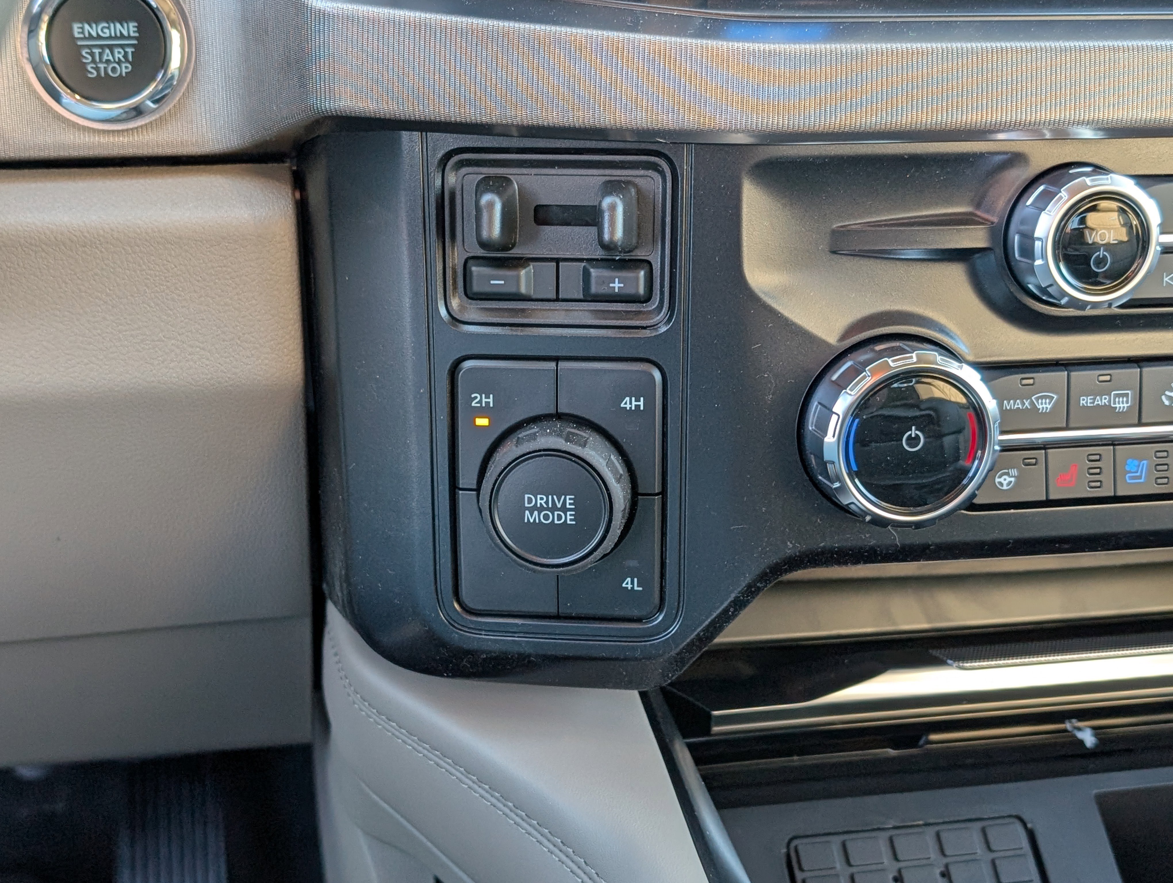 New 2026 Ford F450 Platinum w/ Platinum Plus Package image 27