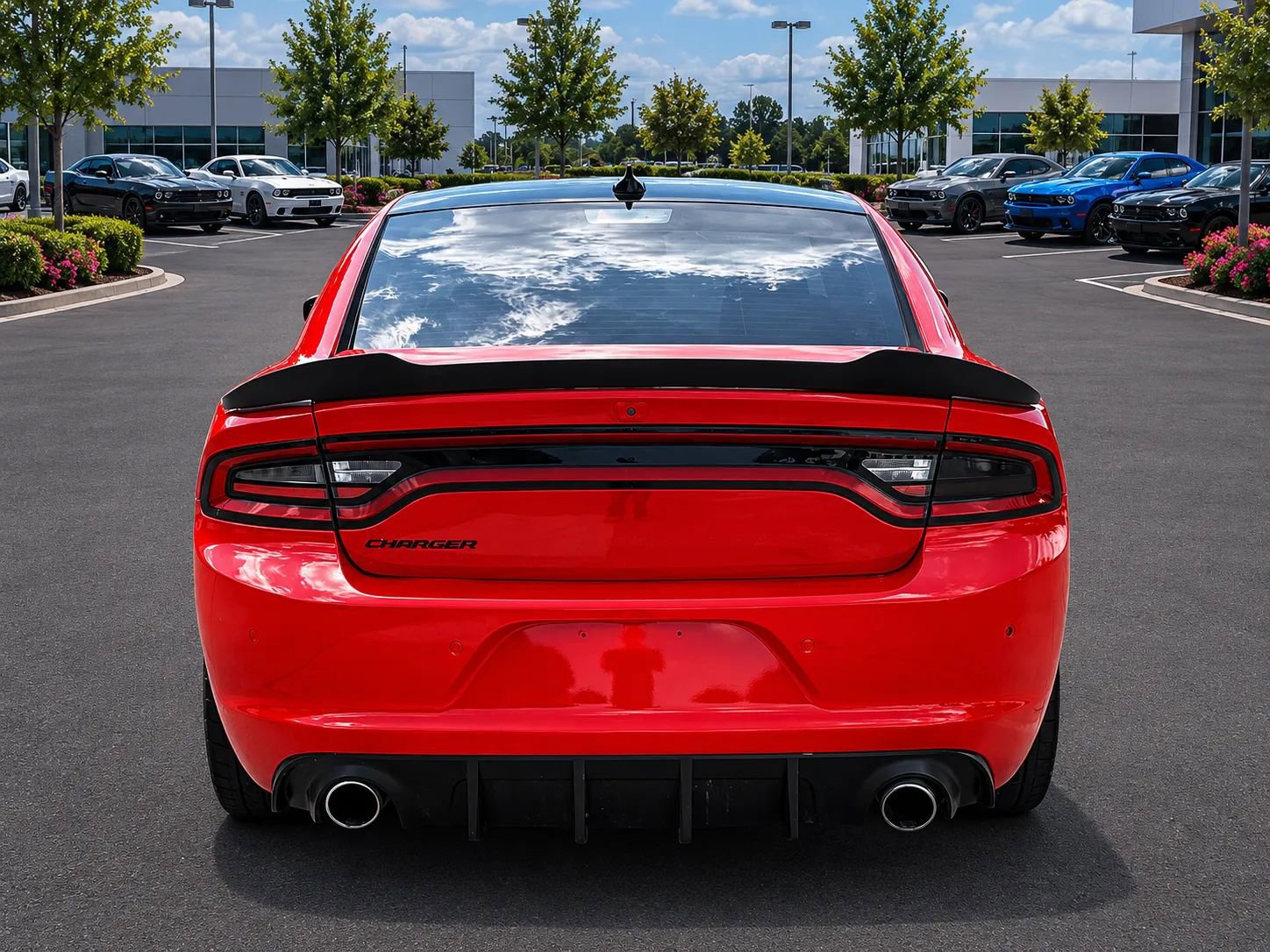 Used 2017 Dodge Charger R/T Scat Pack w/ Beats Audio Group RWD image 4