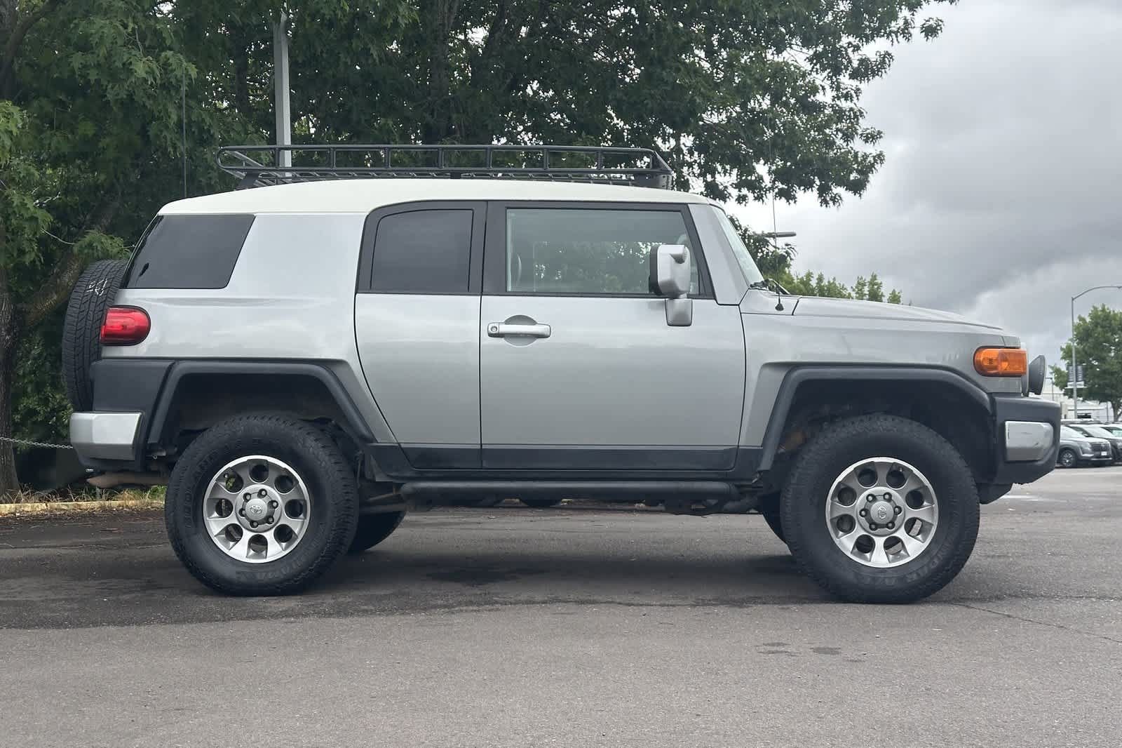 Used 2011 Toyota FJ Cruiser 4WD w/ Convenience Pkg image 8
