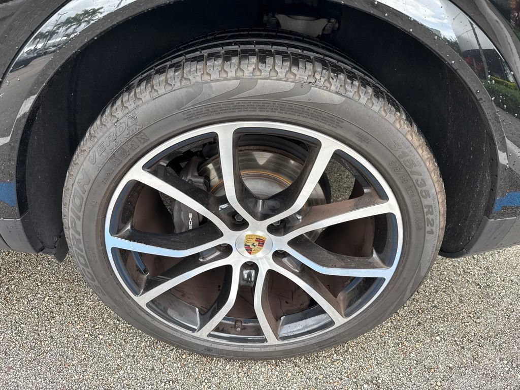 Certified 2023 Porsche Cayenne Platinum Edition AWD/4WD image 24