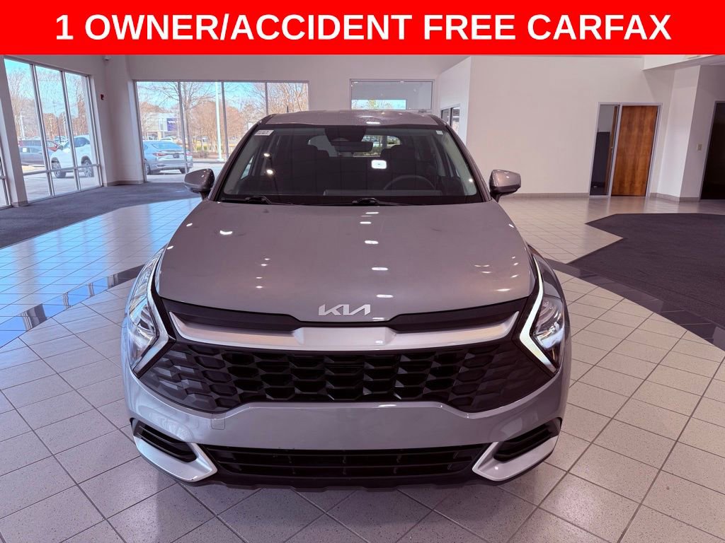 Used 2023 Kia Sportage LX image 2