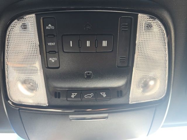 Used 2025 Dodge Durango GT AWD/4WD image 30
