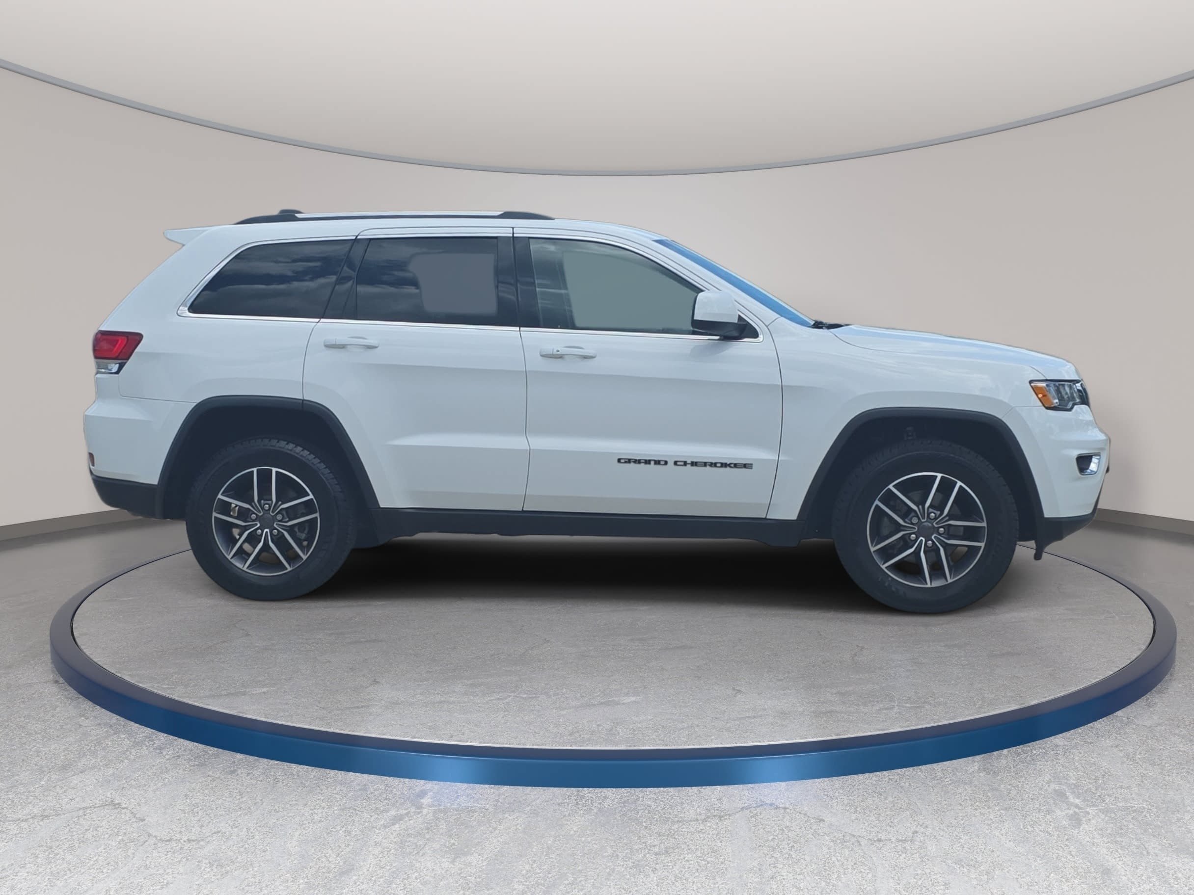 Used 2020 Jeep Grand Cherokee Laredo w/ Laredo X Package AWD/4WD image 5