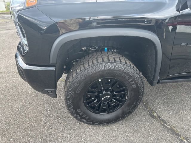 New 2026 Chevrolet Silverado 2500 ZR2 w/ LPO, Dark Essentials Package AWD/4WD image 10