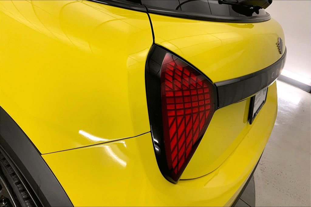 Certified 2025 MINI Cooper S image 28