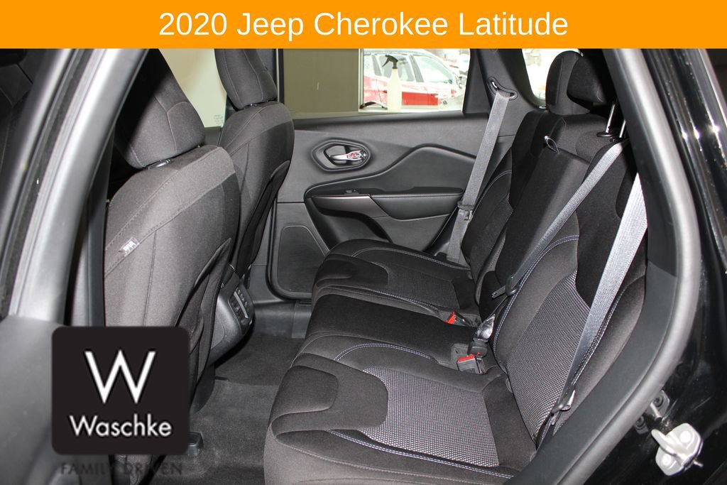 Used 2020 Jeep Cherokee Latitude w/ Cold Weather Group image 17