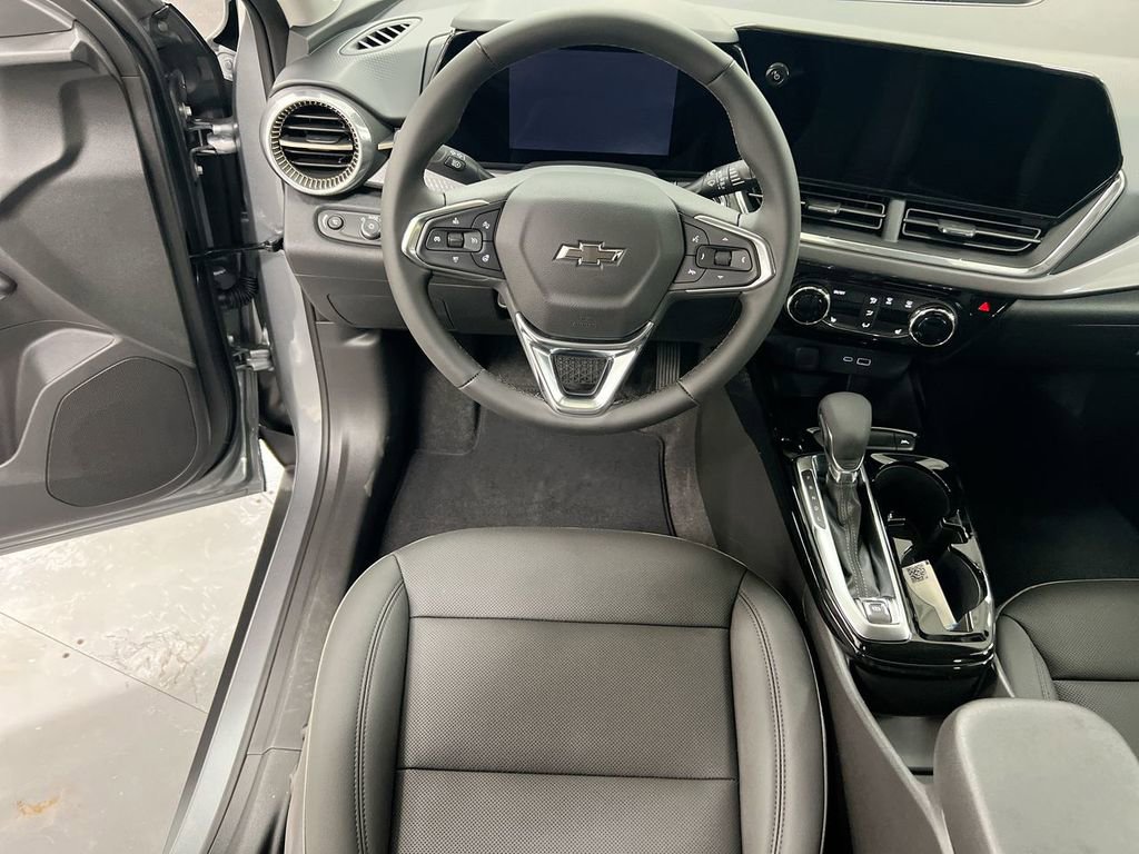 Used 2025 Chevrolet Trax ACTIV w/ Driver Confidence Package image 19