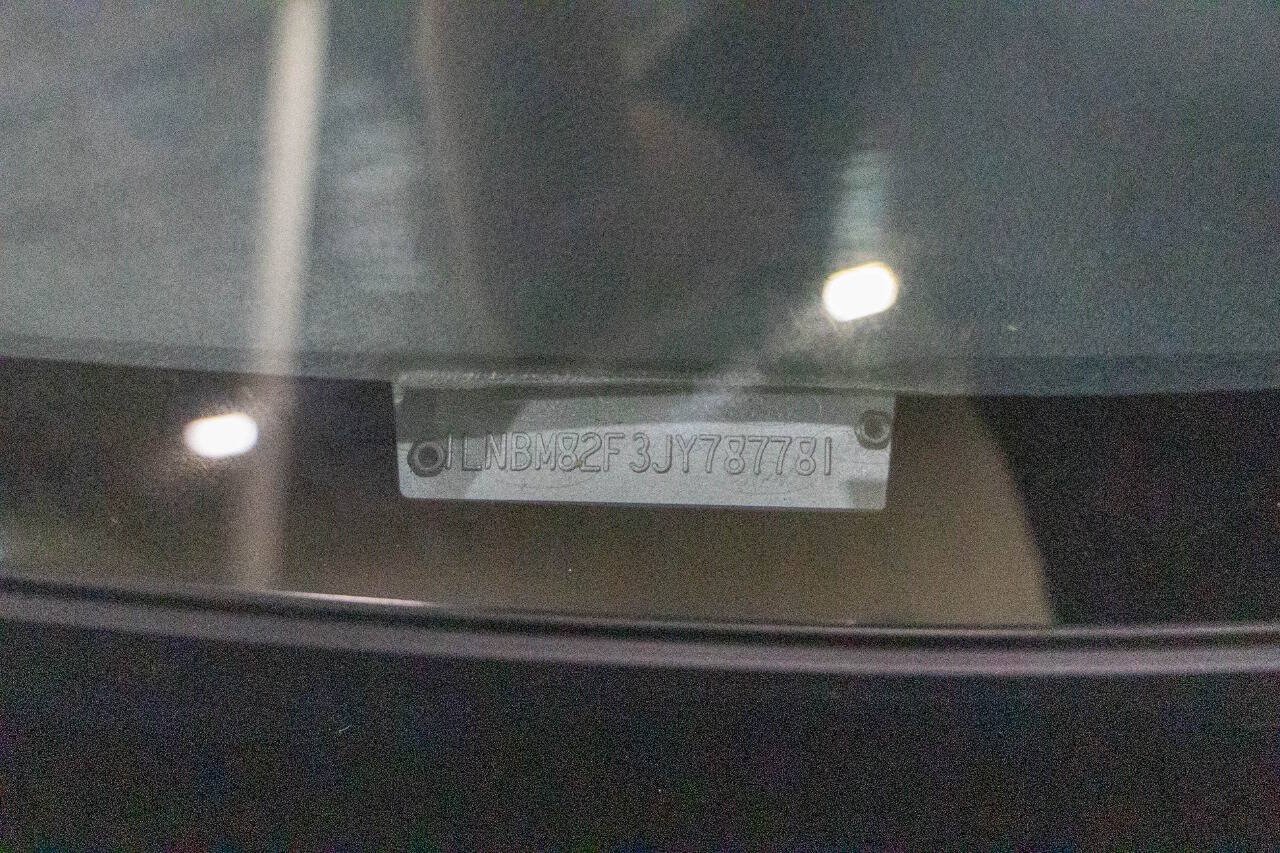 Used 1988 Lincoln Town Car Signature RWD image 15