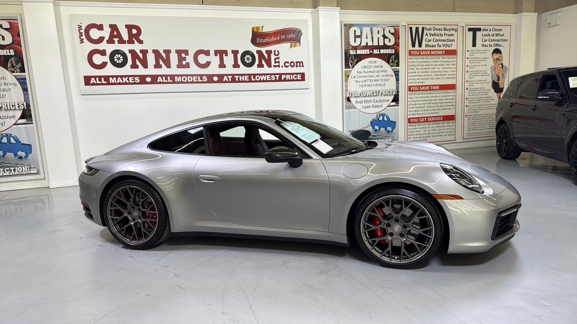 Used 2021 Porsche 911 Carrera 4S AWD/4WD image 3