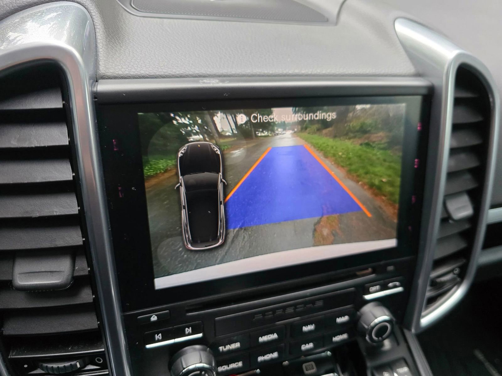 Used 2017 Porsche Cayenne Platinum Edition image 28