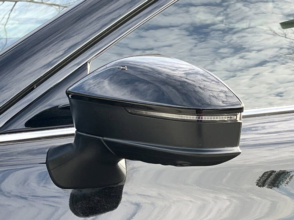 Used 2025 Toyota Crown Signia Limited image 33