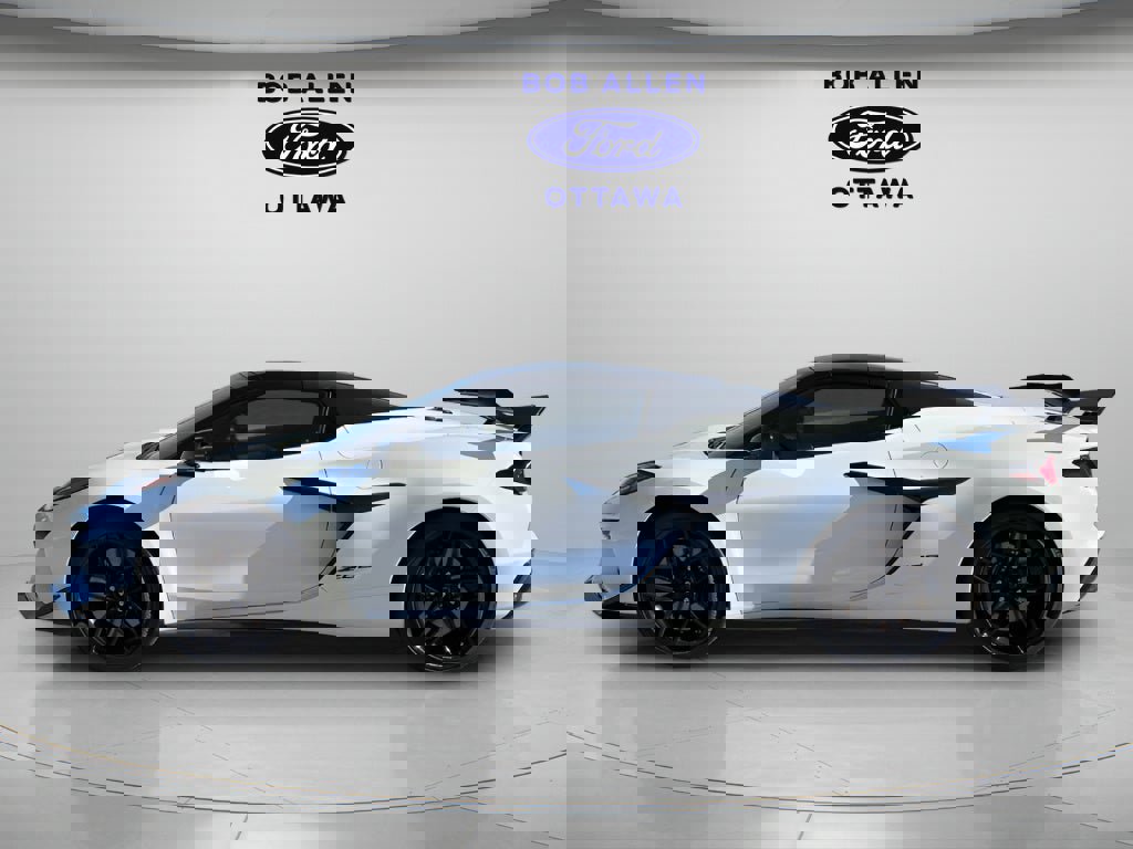 Used 2025 Chevrolet Corvette Z06 image 2