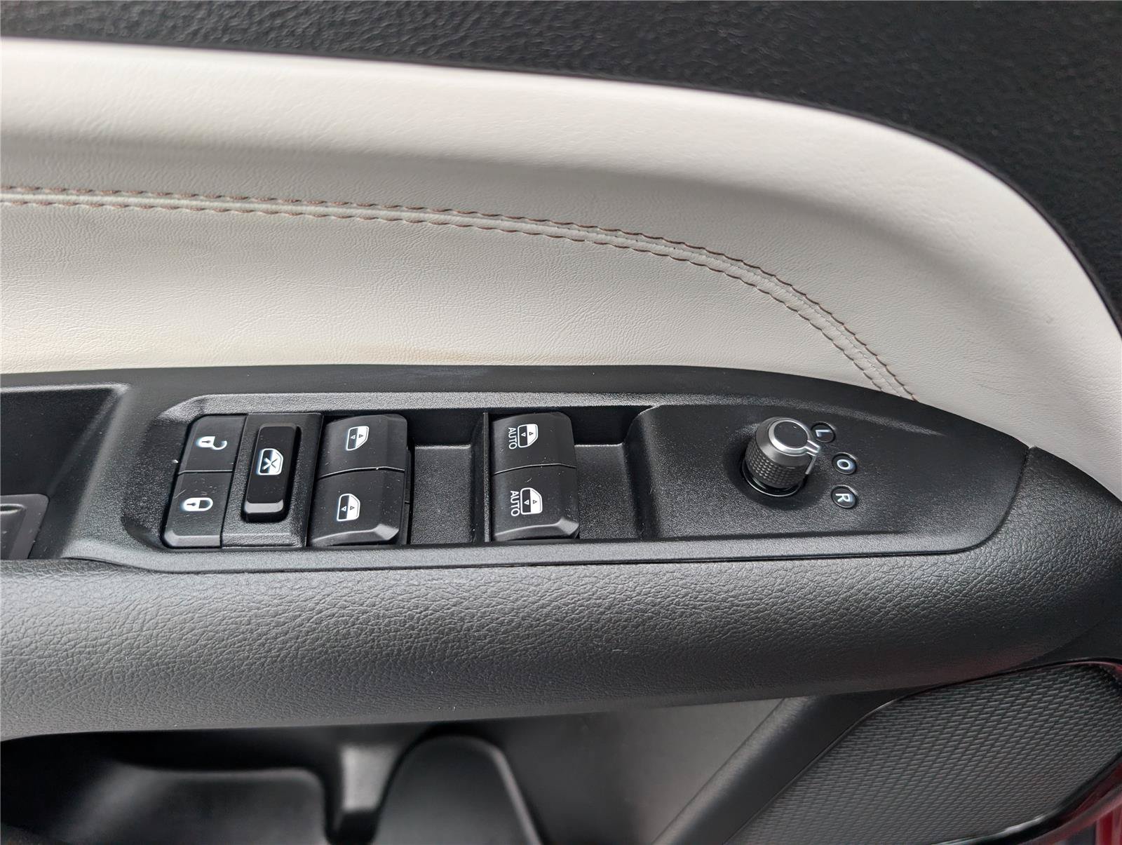 Used 2022 Jeep Compass Limited AWD/4WD image 19