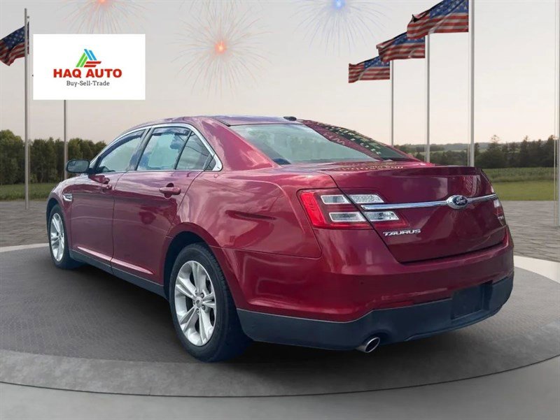 Used 2015 Ford Taurus SEL image 5