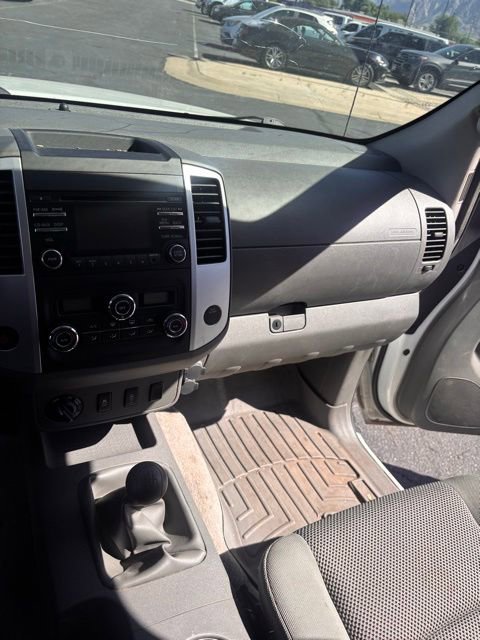 Used 2013 Nissan Frontier SV AWD/4WD image 13