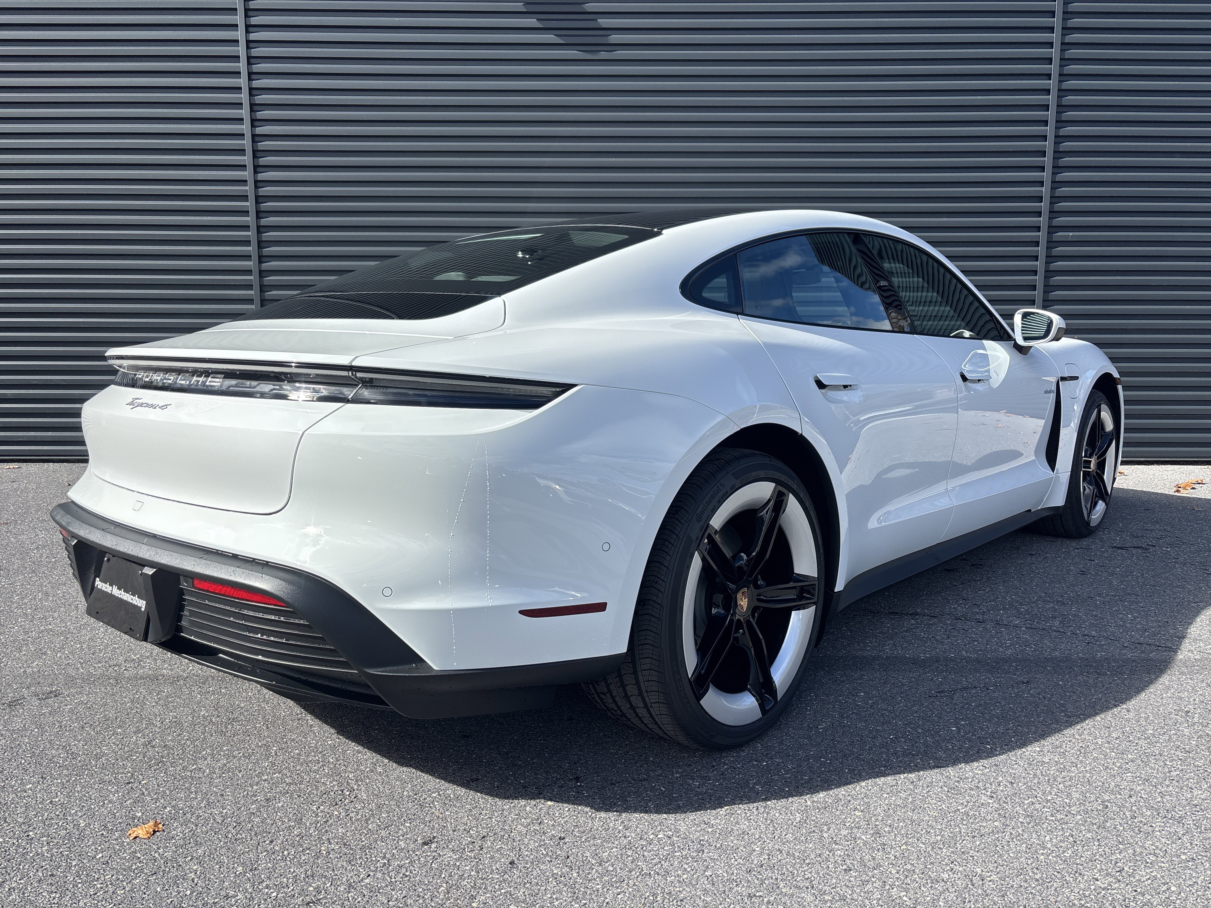 New 2026 Porsche Taycan image 5